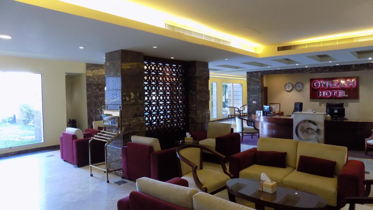 Onizah Hotel Unaizah Buitenkant foto