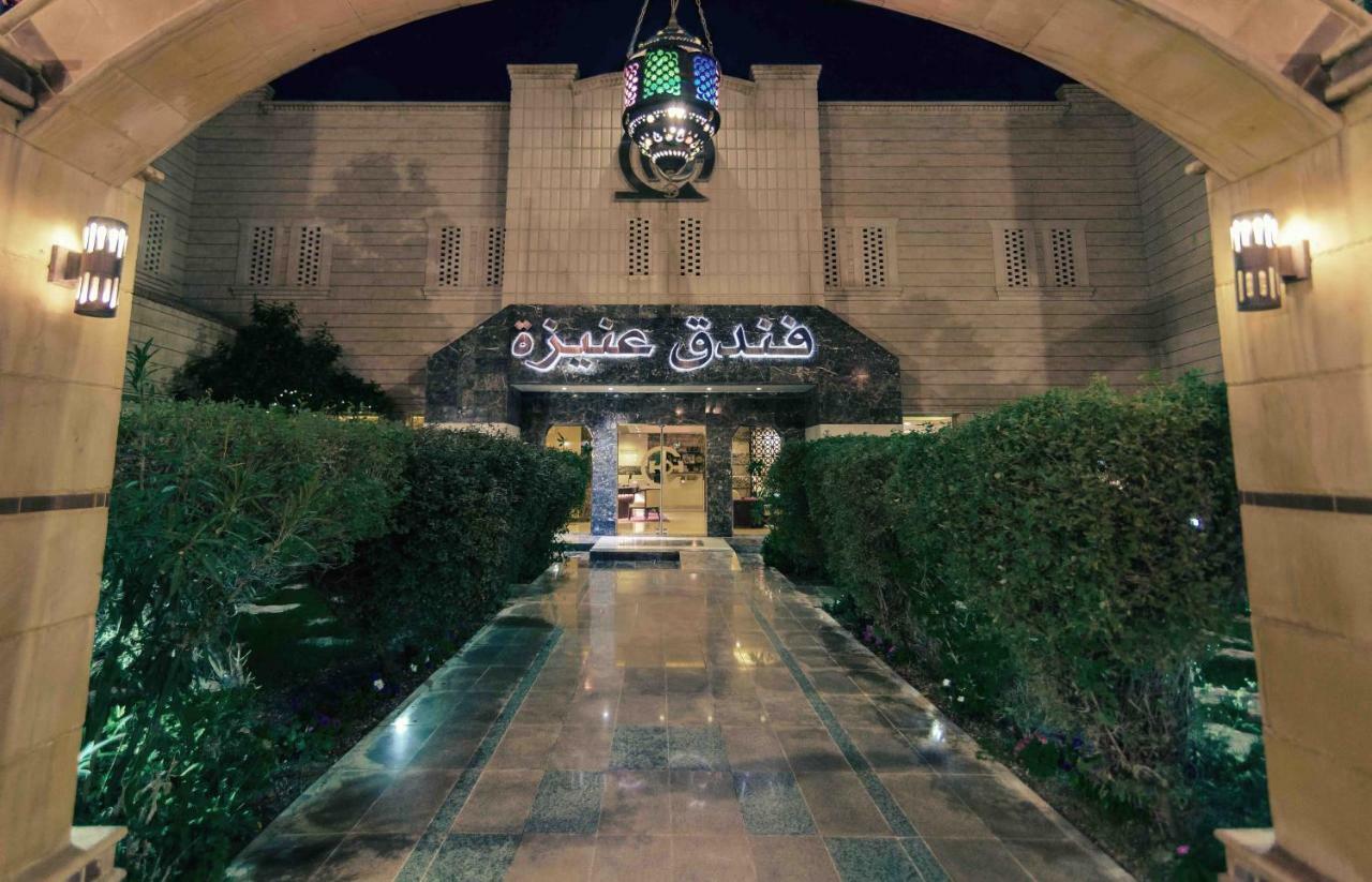 Onizah Hotel Unaizah Buitenkant foto